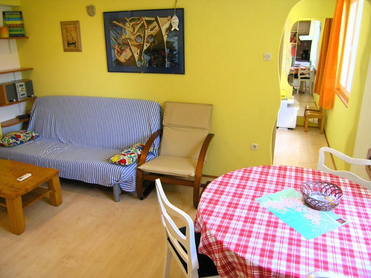 Apartment Danilo Крк Екстер'єр фото