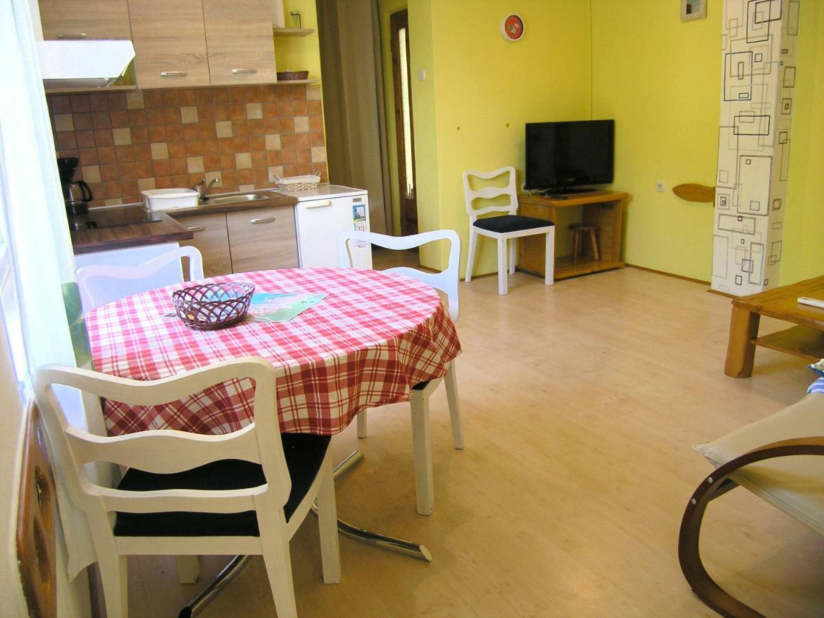 Apartment Danilo Крк Екстер'єр фото